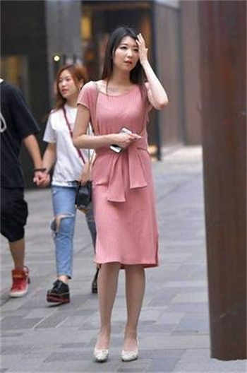 路边搭讪与老公吵架被扔下