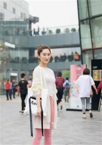 给女友带眼罩中途换男友