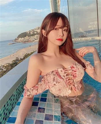 侠女十三妹被俘寺庙