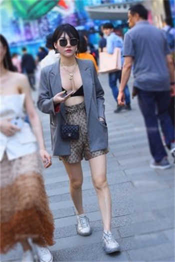不轨情挽留