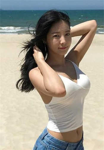 放课后的职员室讲了什么