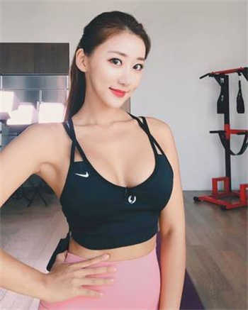 快穿之炮灰女配逆袭纪