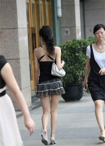 妻子和多名