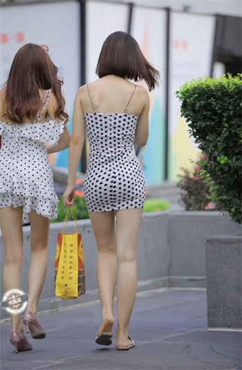树林失足妇女图片
