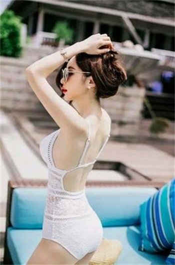 漂亮的家庭主妇日语