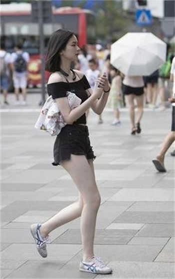 第一瓶酒敬自己朋友圈
