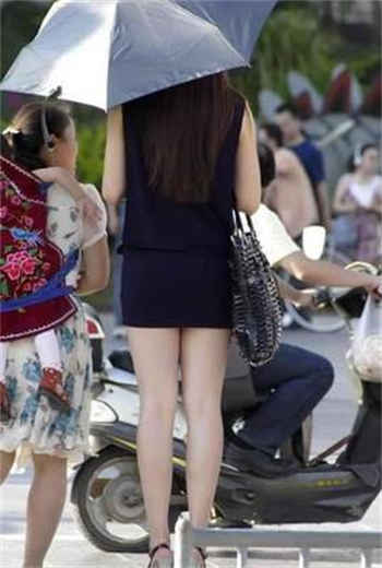 小依的哀羞