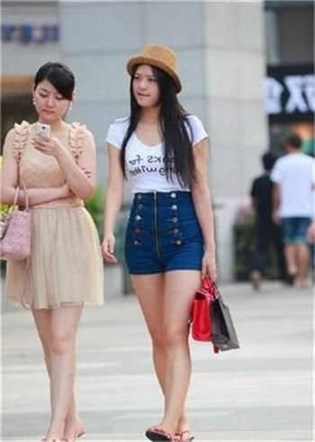 儿媳拉婆婆下水