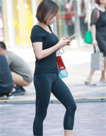 王茜国风旗袍下载