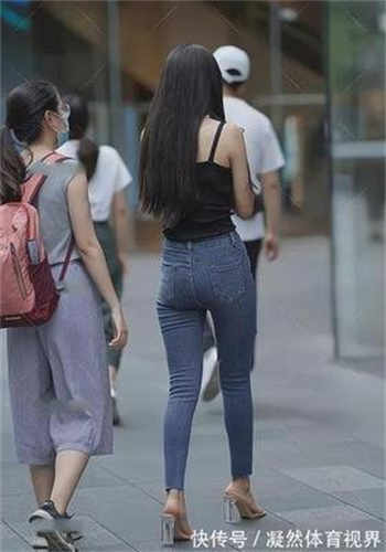 和公司领导夫妻玩三p小说