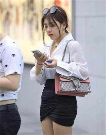 游泳教练水下噪我txt动图