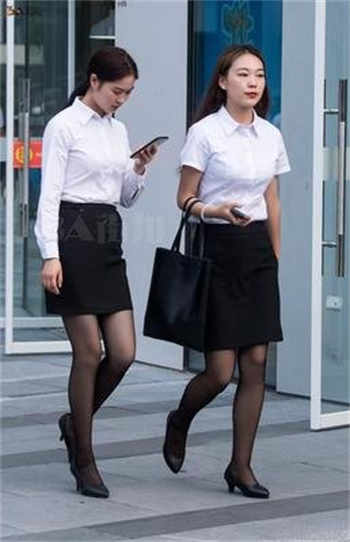 文轩放学后的器材室