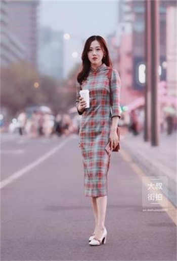 妻子为还债带窝囊老公