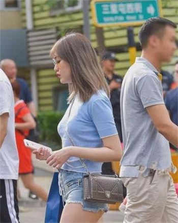 隔壁邻居的美丽妻子