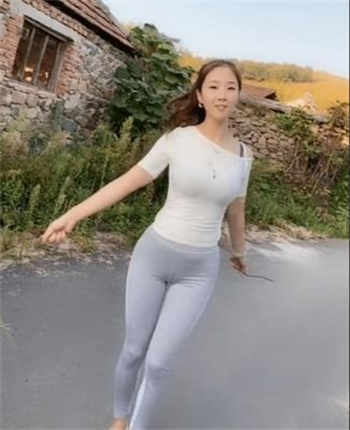 男主逃婚女主是董事长