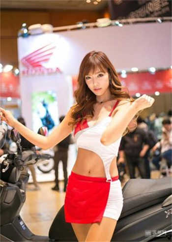 swag腰上纹玫瑰花的
